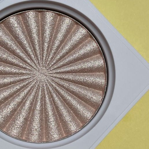 Ofra Cosmetics - Samantha March Dream Chaser Highlighter