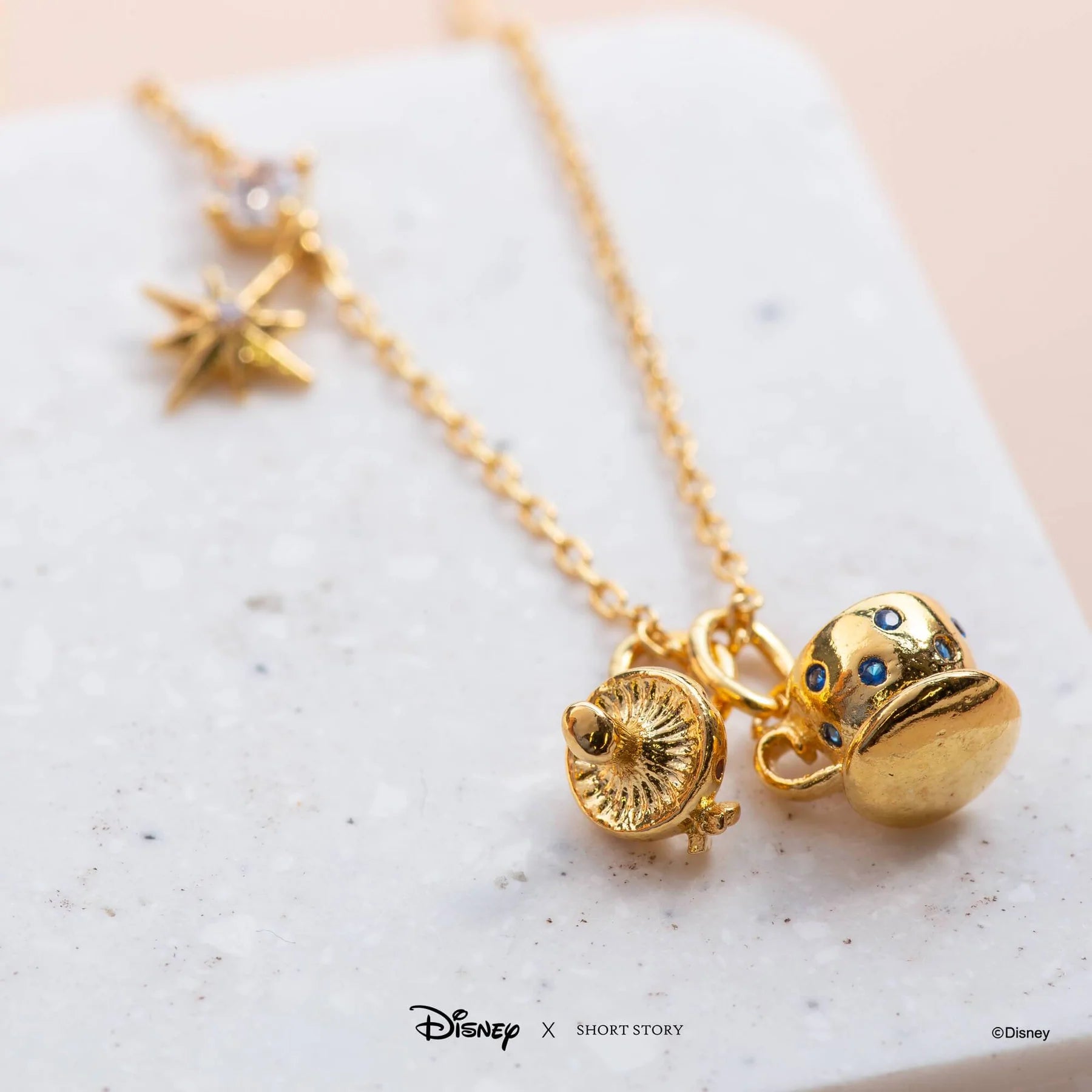 Short Story - Disney Necklace Alice in Wonderland Gold