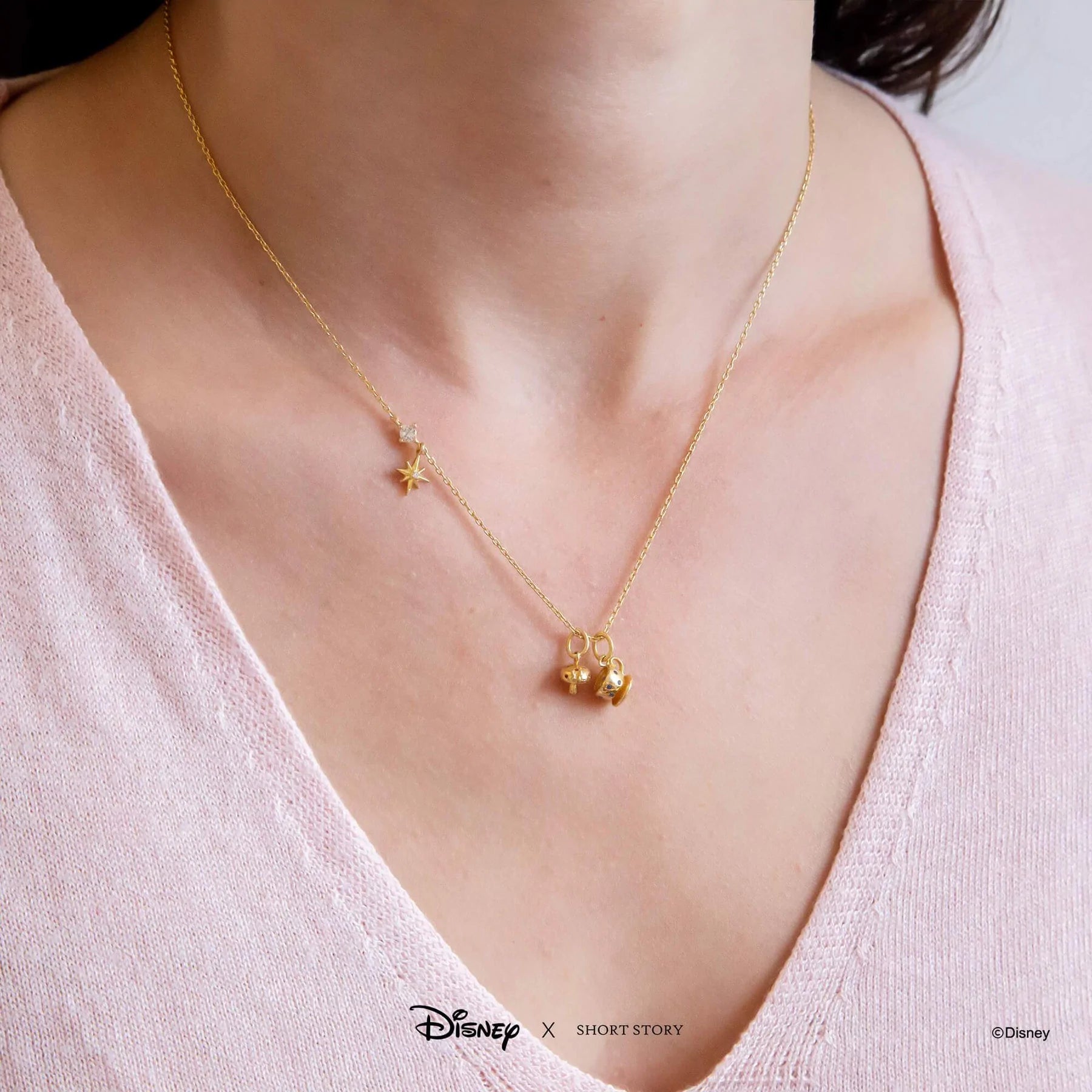 Short Story - Disney Necklace Alice in Wonderland Gold