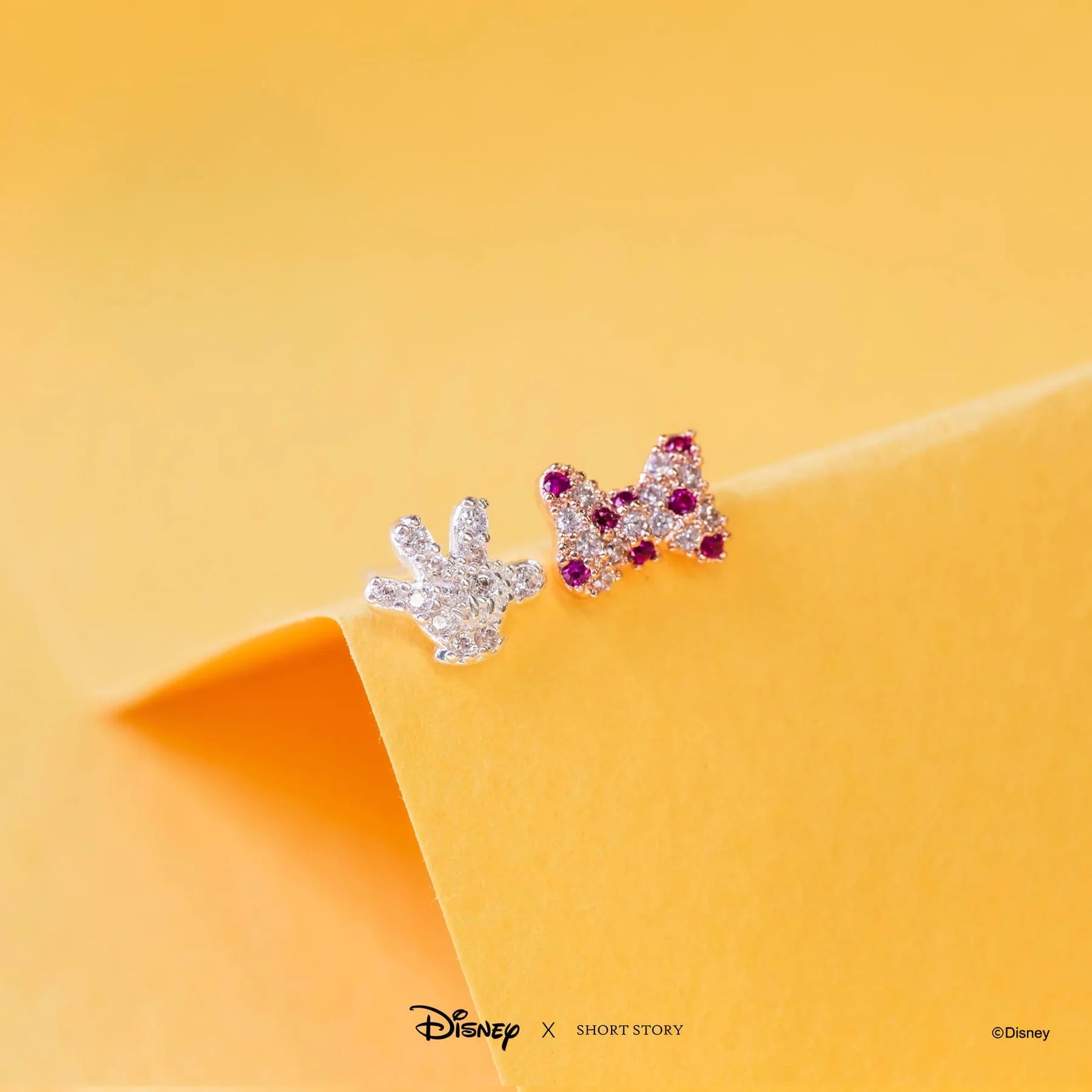 Short Story - Disney Earring Diamante Mickey Gloves & Bow